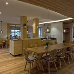 Alpenland Gstaad