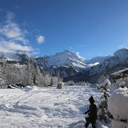 Alpenland Gstaad